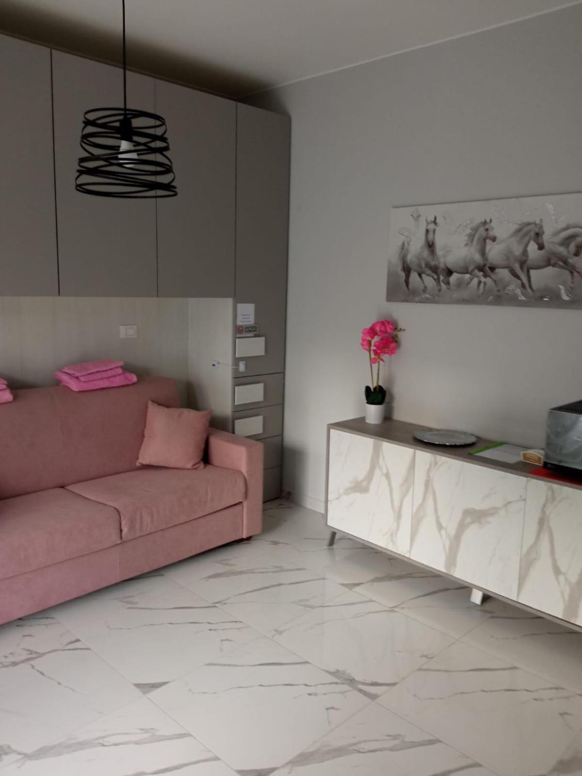 Wh - Cuore Home - Attico Monolocale Con Parcheggio Gratuito - 5 Minuti Dal Centro - Wifi San Remo Extérieur photo